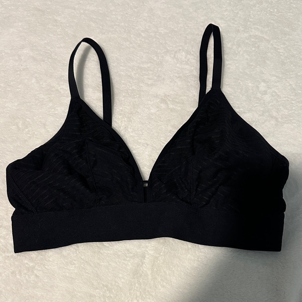 Lively Black Bralette - Picture 3 of 9